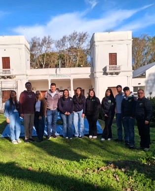 Lee más sobre el artículo La delegación del Liceo Agrícola “El Huertón” de Chile, arribó a nuestra escuela.