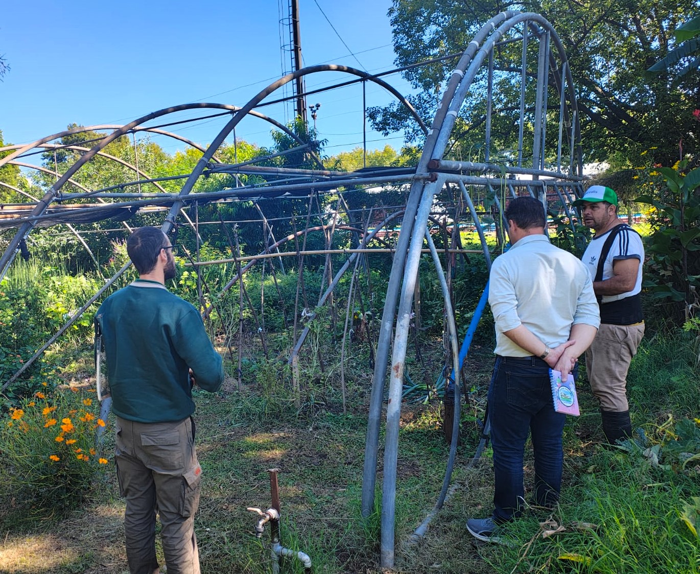 Lee más sobre el artículo Visita al Centro Agroecológico Rosario – Vivero Agroecológico de Tablada