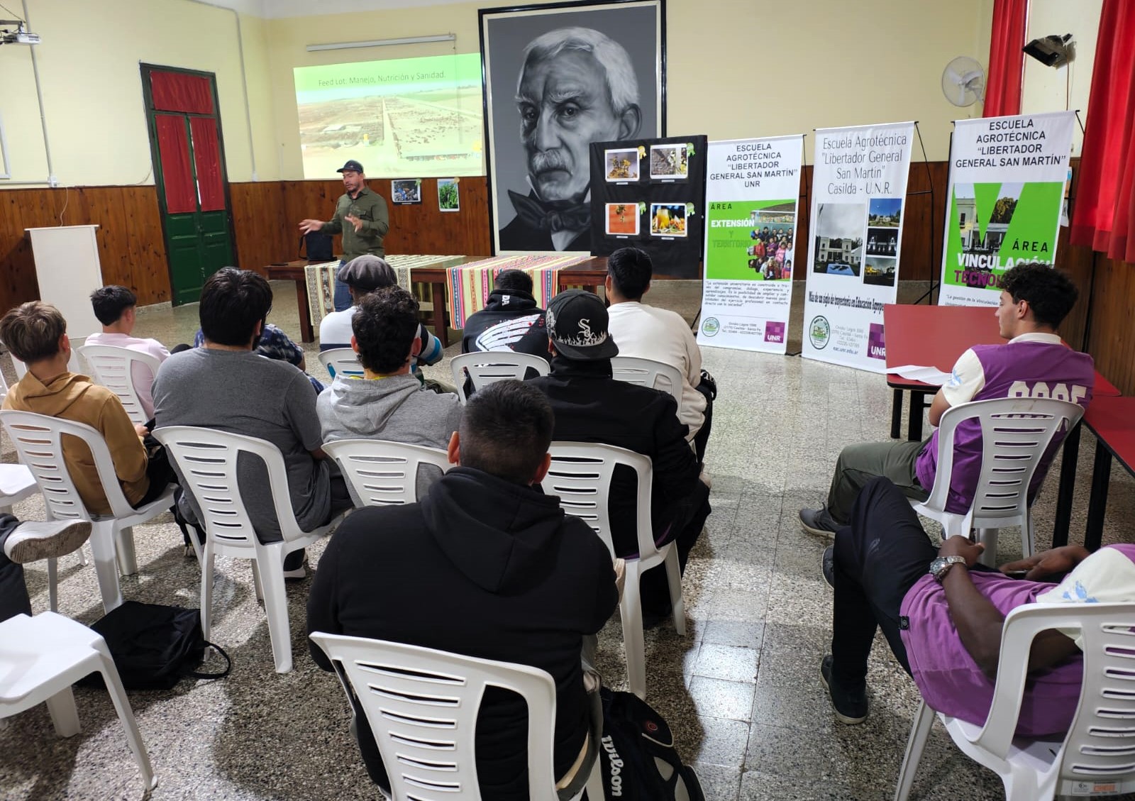 Lee más sobre el artículo Se desarrolló una charla sobre nutrición y sanidad de un feedlot.
