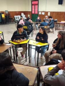 Lee más sobre el artículo Reuniones de estudiantes para planificar prácticas en territorio.