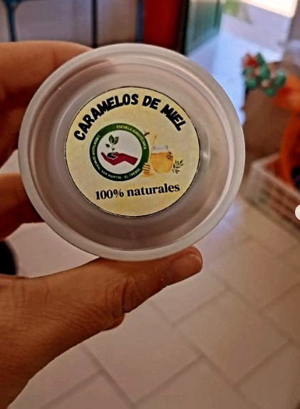 Lee más sobre el artículo Producción de caramelos de miel en la sede de El Trébol.