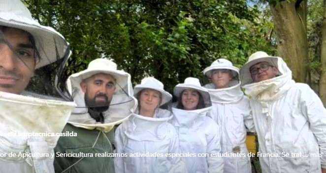 Lee más sobre el artículo Actividades especiales en Apicultura y Sericicultura con estudiantes de Francia.