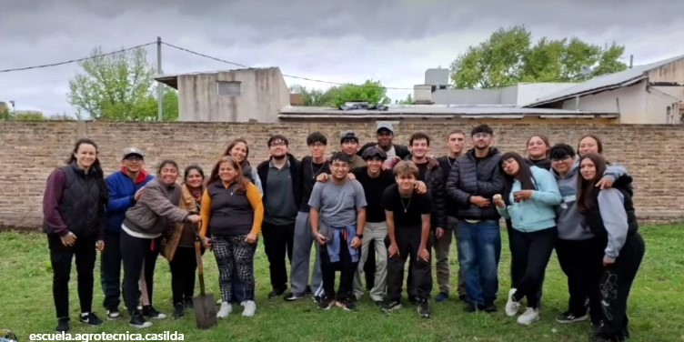 Lee más sobre el artículo Estudiantes de 6to. año continúan trabajando en el Proyecto Solidario de Intervención Sociocomunitaria.